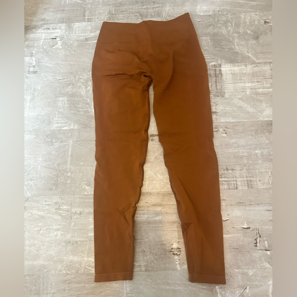 Alphalete Amplify Butterscotch Leggings in size USWXXL